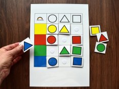 Doplň barvy a tvary do tabulky